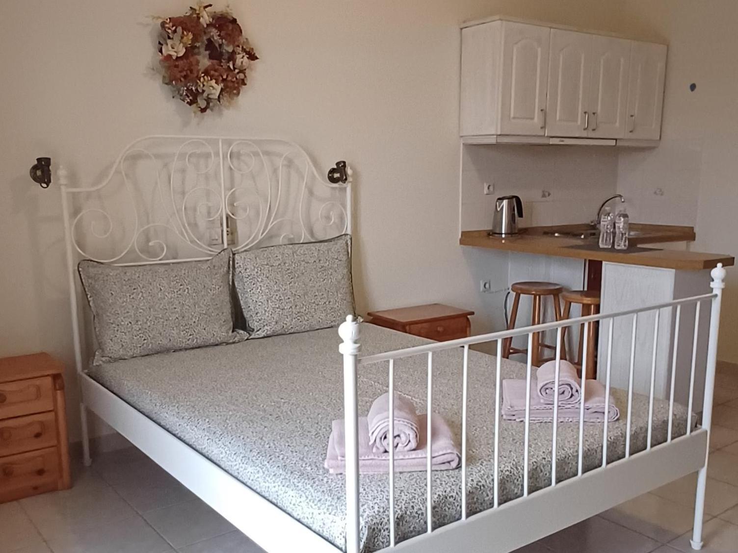 Flora Studios Corfu - Adults Only Benitses  Room photo
